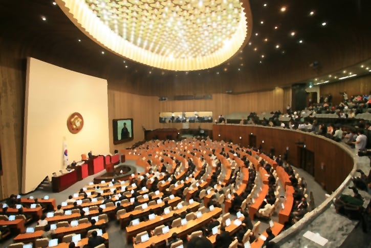 Южнокорейский парламент собрался на внеочередную сессию ради ICO