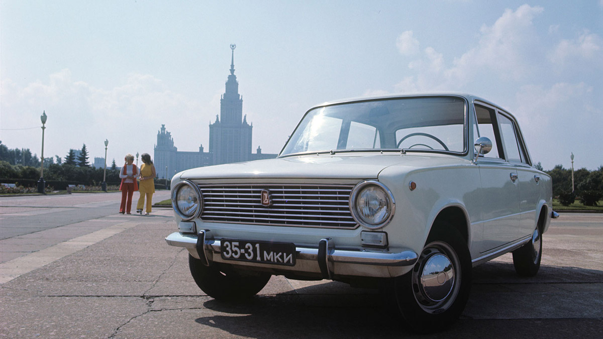 Хакеры продают за биткоины данные 129 млн российских автовладельцев