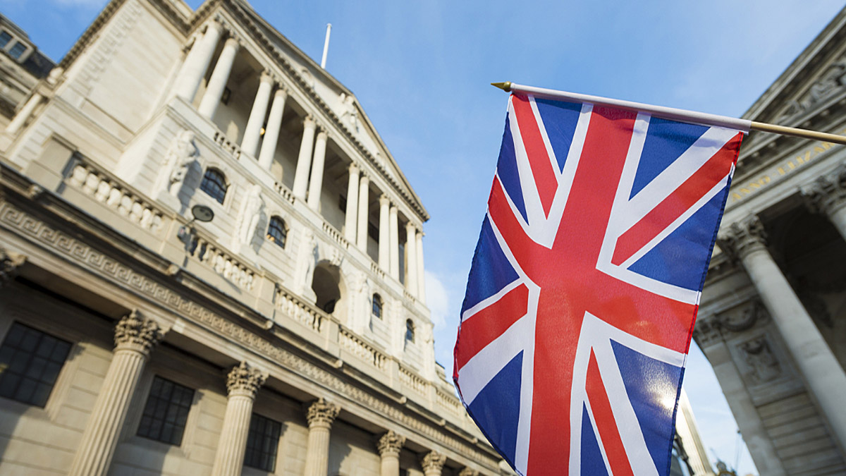 Банк Англии напечатает £100 млрд для спасения экономики