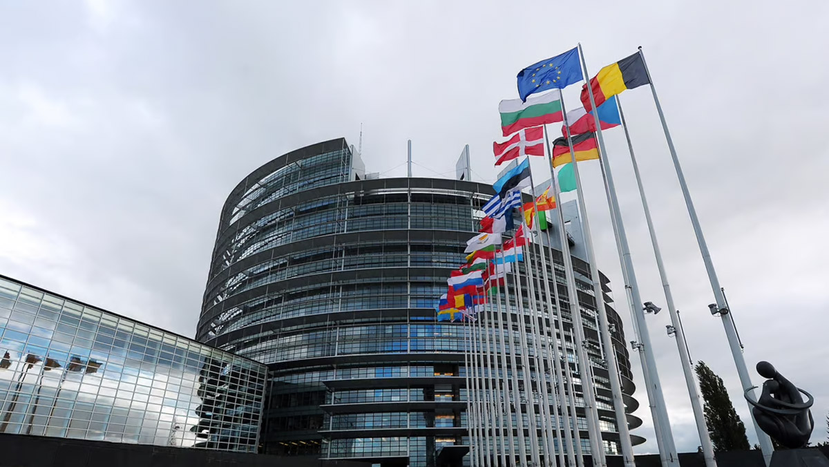 Европарламент одобрил первый в мире закон об искусственном интеллекте