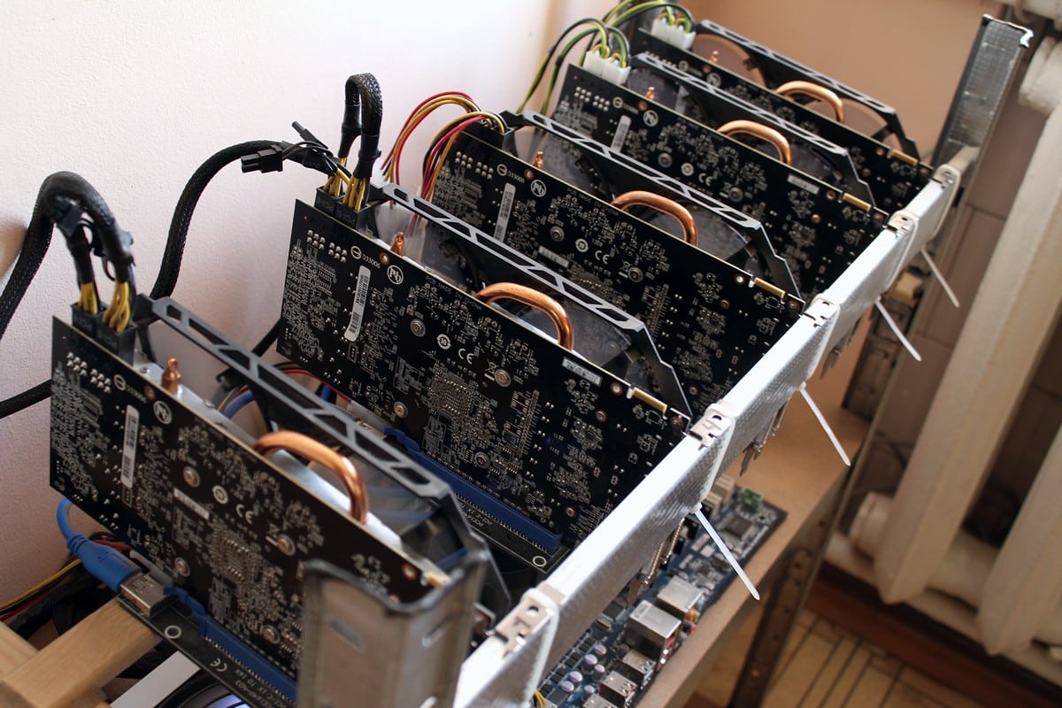 Майнинг ферма на видеокартах. Майнинг ферма айсики. Видеокарты Bitcoin Miner. Майнинг биткоин на видеокартах.